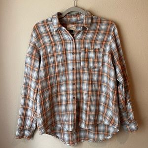 Universal Thread Woman's Button Down Linen feel Shirt